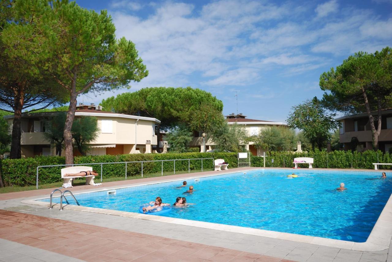 Villaggio Tivoli Бибионе Экстерьер фото